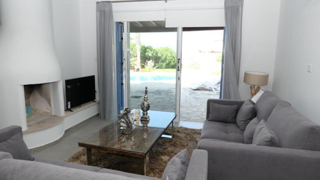 Resitour - Apollo 37 Villa Klorakas